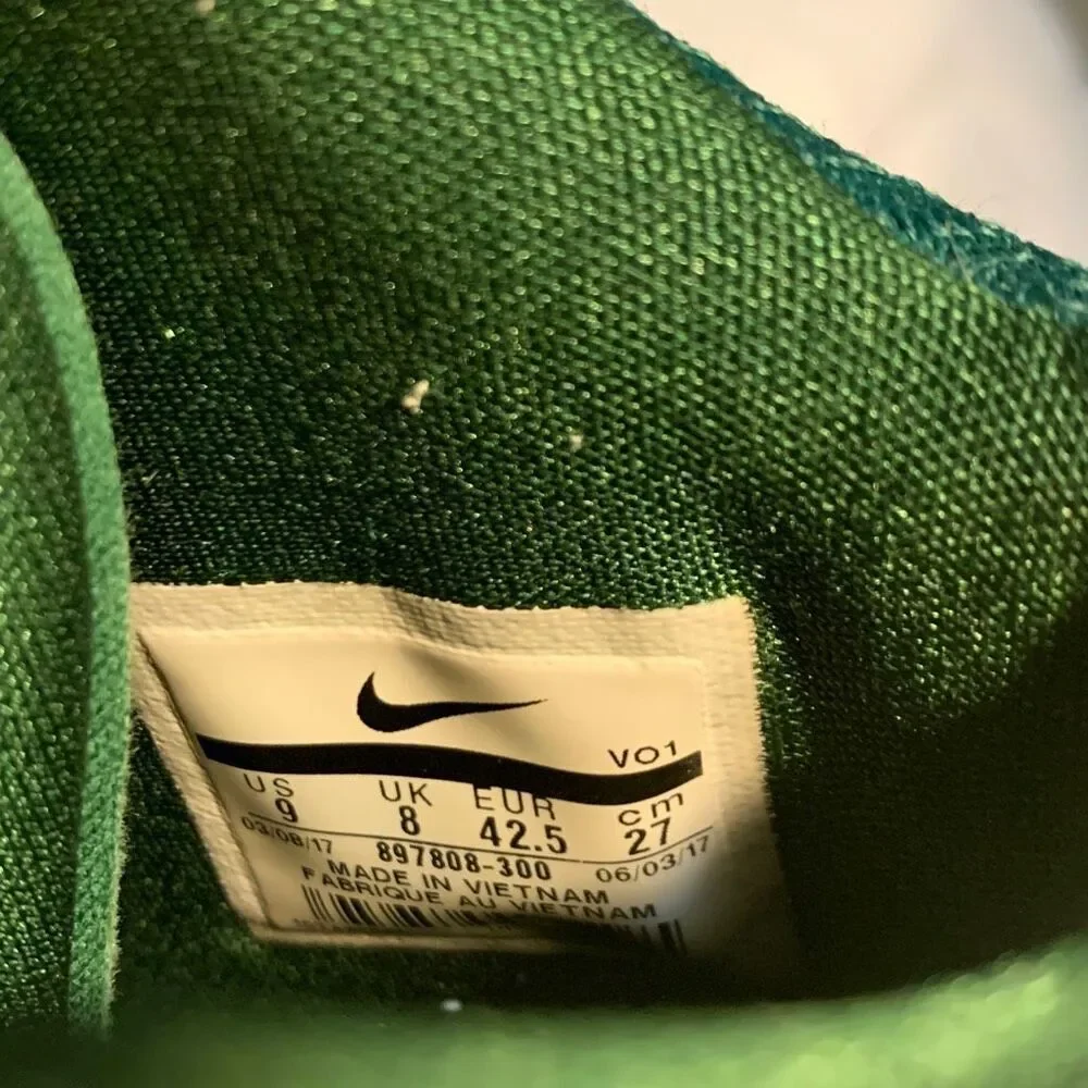 Nike Green Low tops. Size 9.